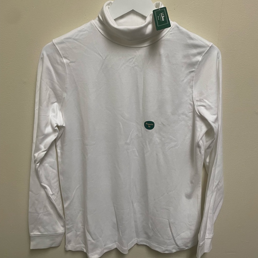 New never worn white L.L. Bean turtleneck with tags.